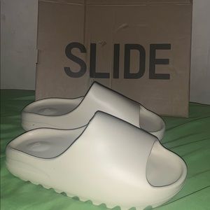 YEEZYXADIDAS SLIDES “BONE” 🦴🦴